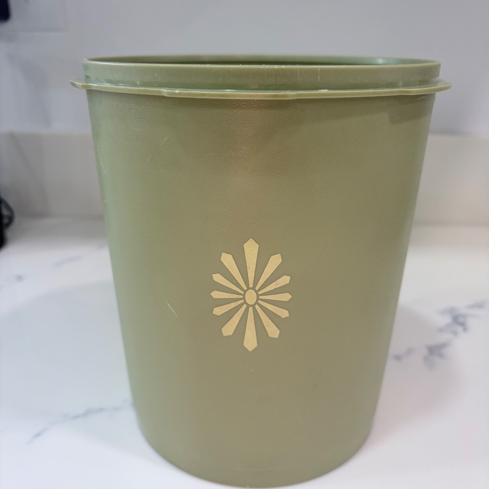 Vintage Tupperware no lid Green Sunburst Canister 807-3 Mid Century Modern